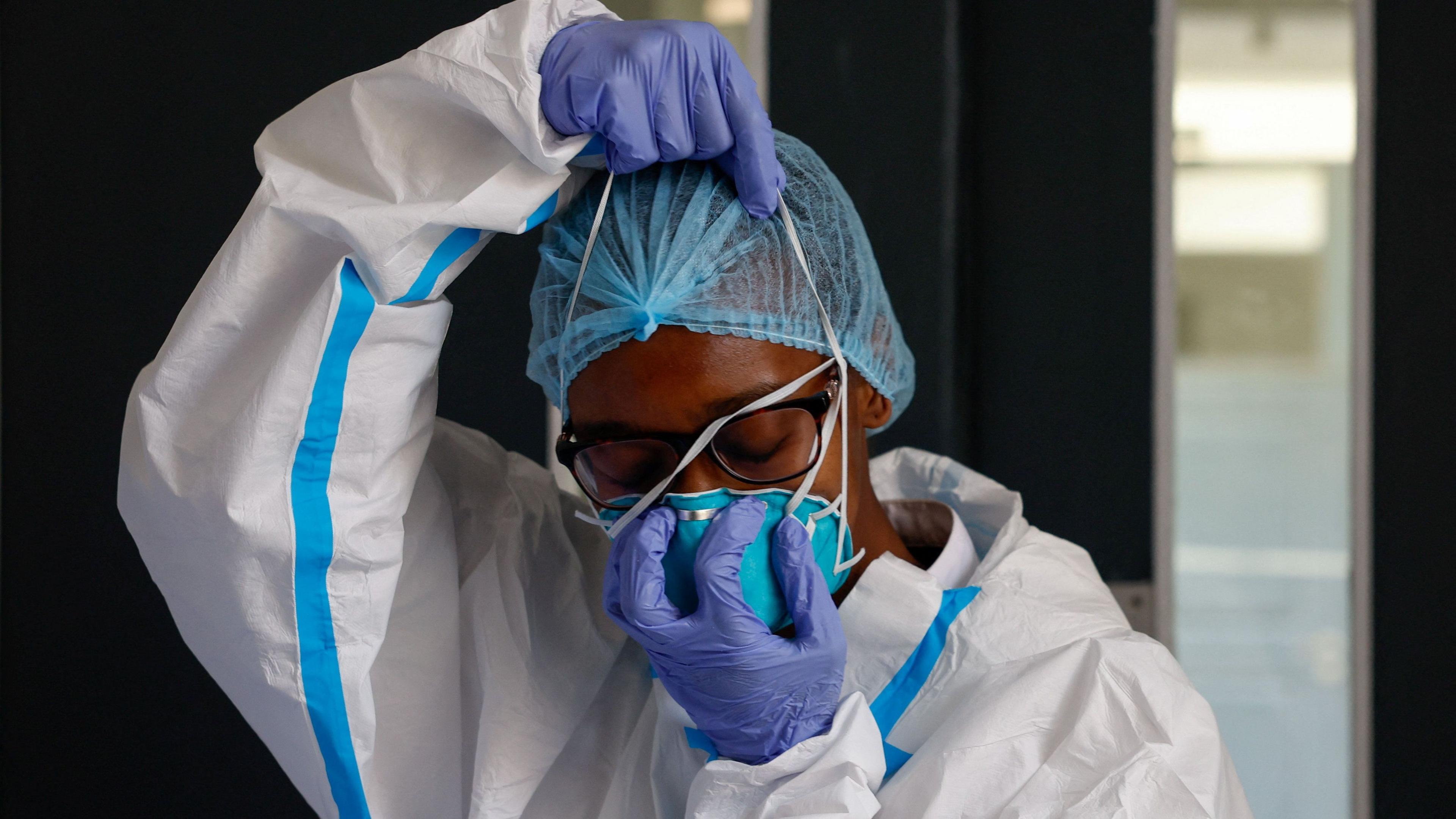 Kenya Shuts Down: Ten Quarantined After First Ebola Case Raises Screening Alarm