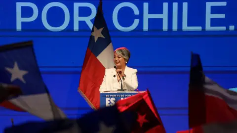 Chilean Presidential Run-Off Set Between Communist and Far-Right Candidates