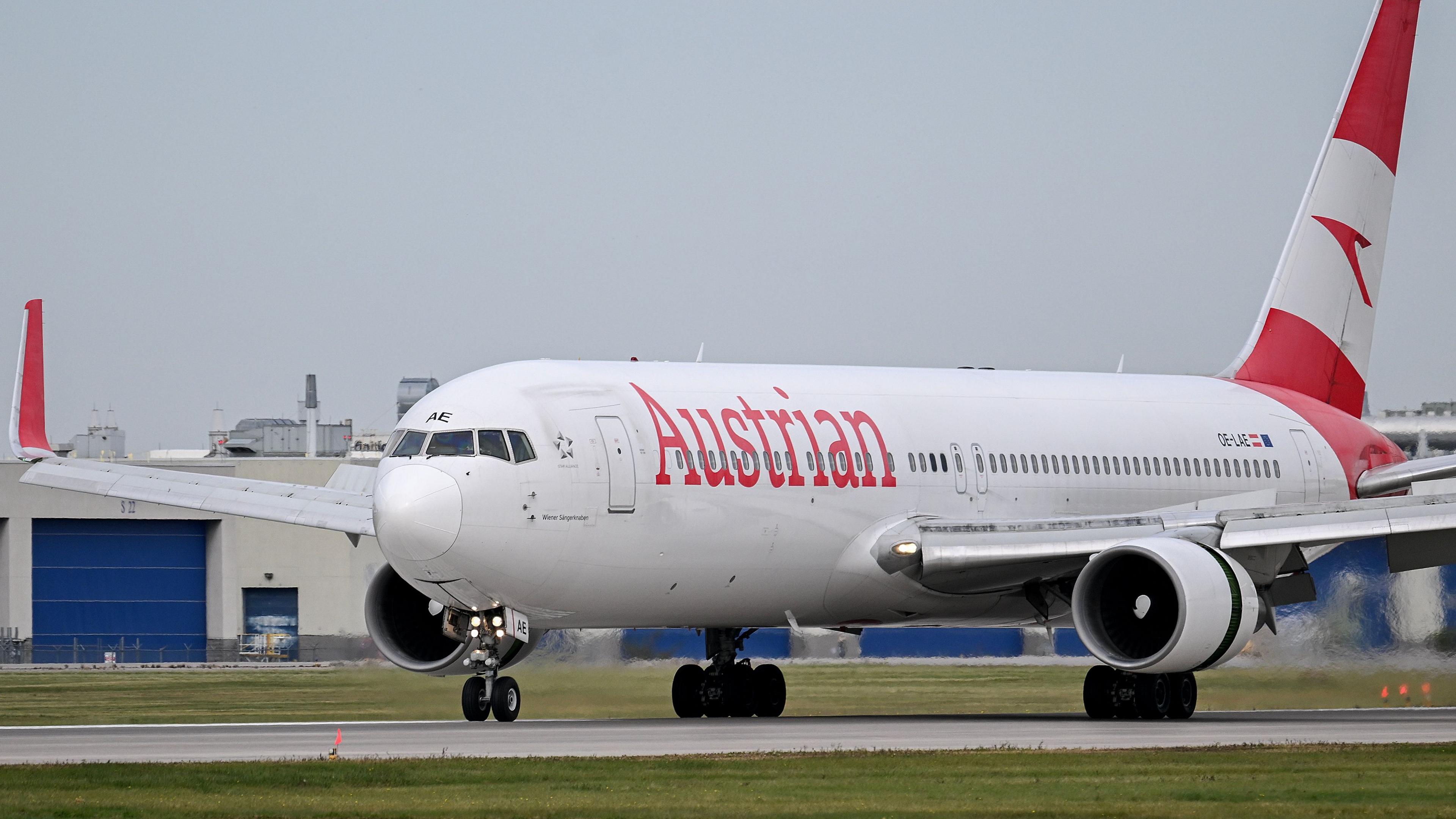 An Austrian Airlines jet similar to the diverted aircraft