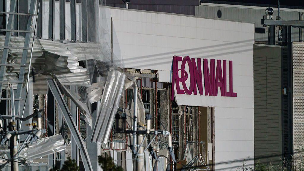 Explosion Kills Two Workers After Quake-Hit Aeon Mall Over Boss's Order
