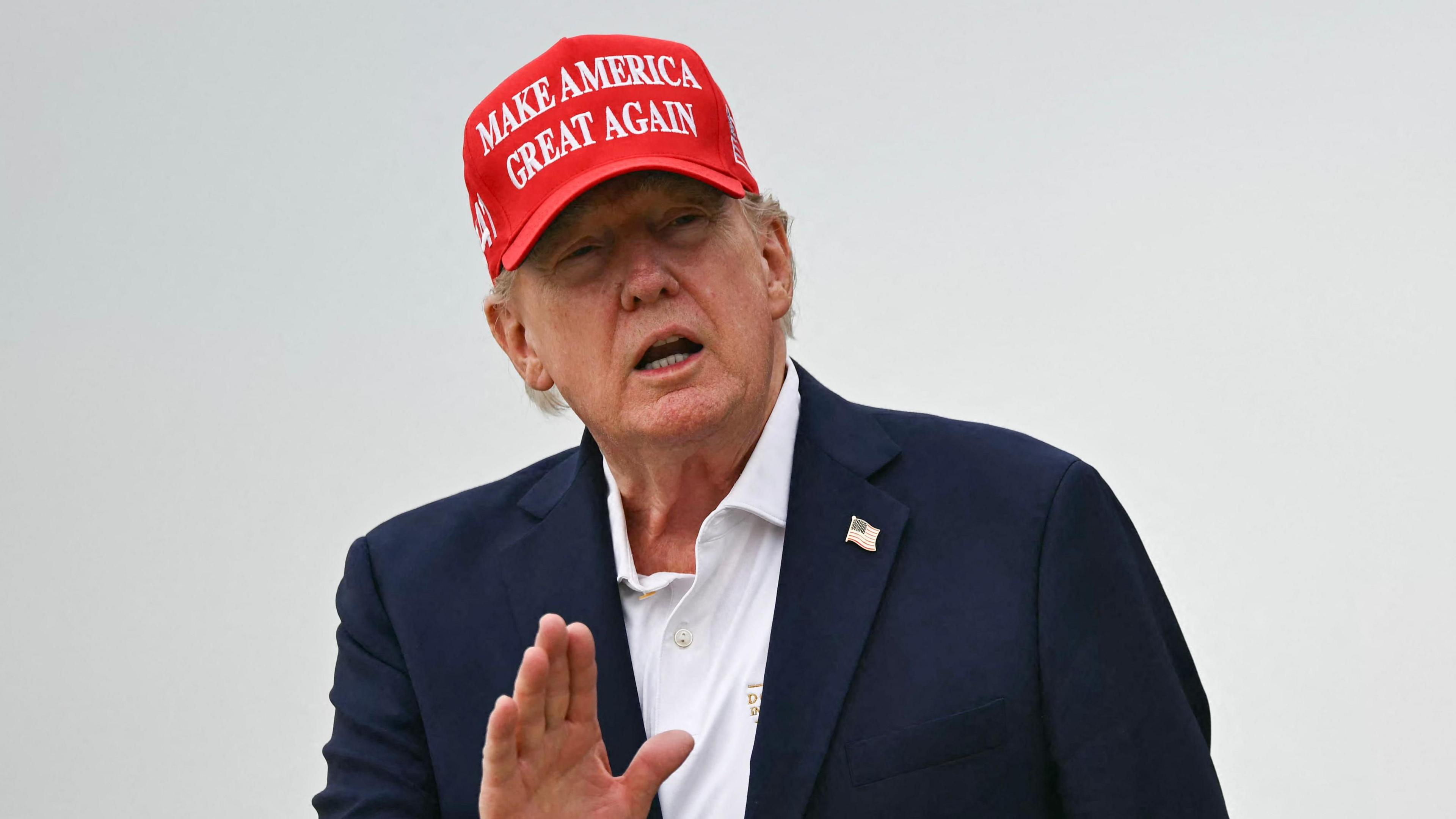 Trump Threatens to Bomb Oman Over Iran Strait Talks