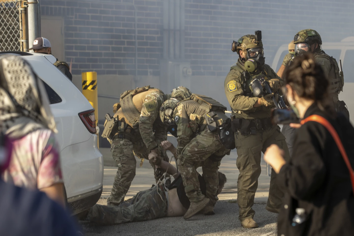 Protesters Clash with Authorities Outside Immigration Office in Broadview, Chicago