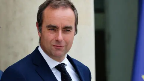 Sébastien Lecornu Resigns as French Prime Minister Just 26 Days After Appointment