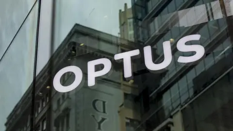 Optus Faces Criticism for Email Miscommunication During Tragic Outage