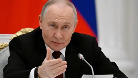 Putin Expresses Dissent Over US Plan to Resolve Ukraine Conflict