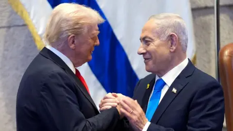 Trump Pressures Israel to Pardon Netanyahu Amid Ongoing Legal Battles