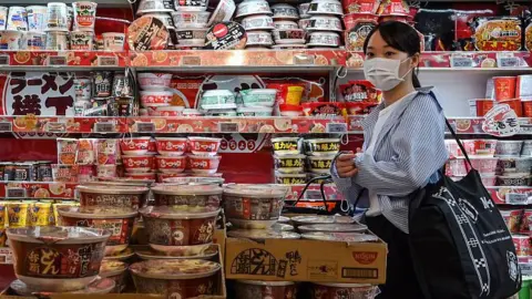 Japan Sets 1% Policy Rate, Highest in 31 Years Amid Global Energy Surge
