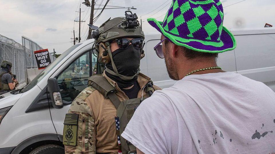US Forces Immigrants into Uncertain Destinations: Human Rights Watch Calls It a Violation