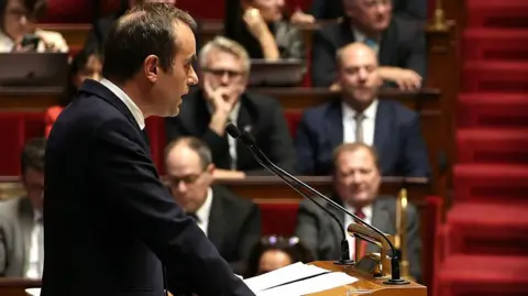 French PM Proposes Suspension of Pension Reform to Ensure Government Stability