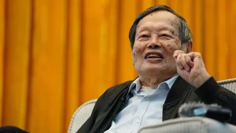 Tributes Pour in for Chinese Nobel Laureate Chen Ning Yang, Who Passed Away at 103