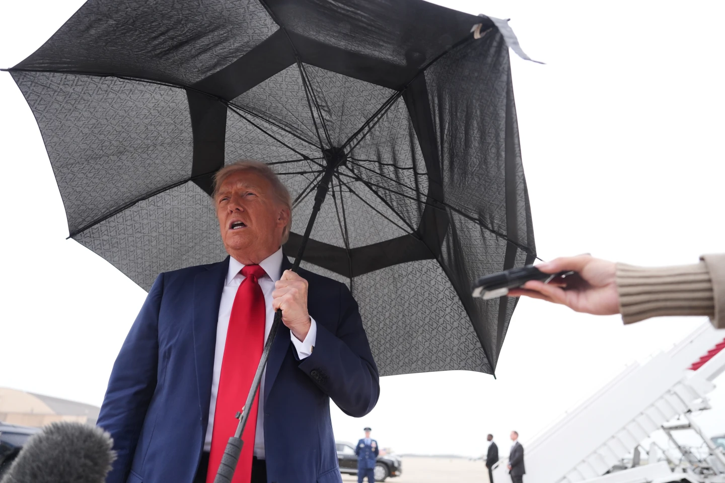 Trump Threatens Russia with Tomahawk Missiles Over Ukraine Conflict