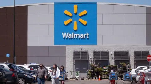 Walmart Sounds Alarm: US Shoppers Cutting Spending as Gas Prices Soar Amid Iran War