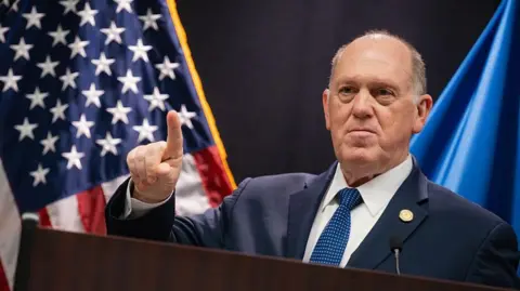 Border Operations Adjusted: Federal Forces to 'Draw Down' in Minneapolis