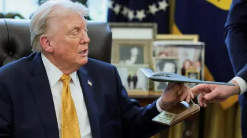 Trump Faces Risks as the Iran War Escalates