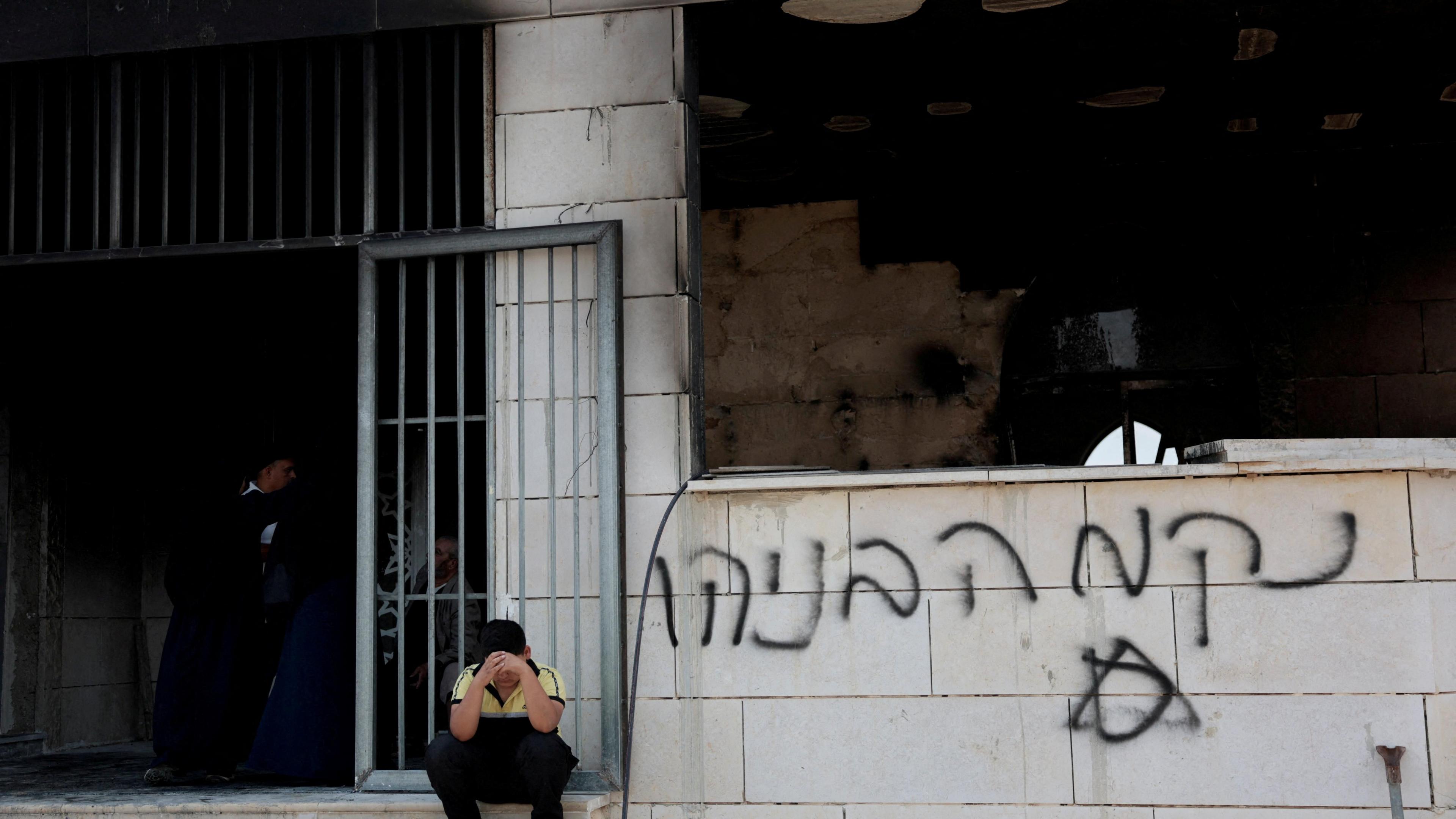 Settler Fiery Assault Leaves Mosques, Farms and Cars Burned in West Bank