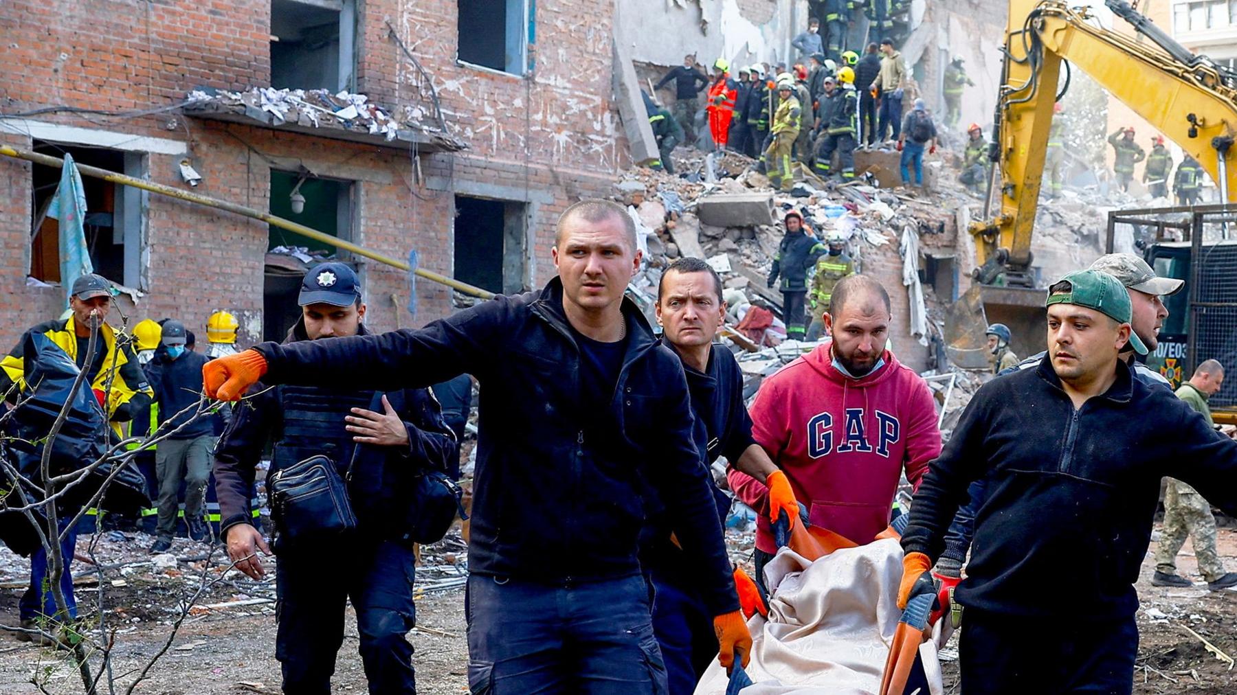 Russian missile strike on Ukrainian apartment block kills 19, including 5 children