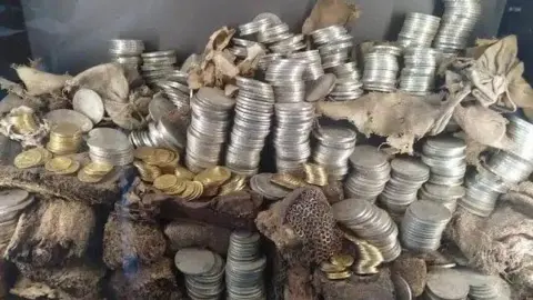 Latest Heist at French Museum: 2,000 Coins Stolen Amid Rising Concerns